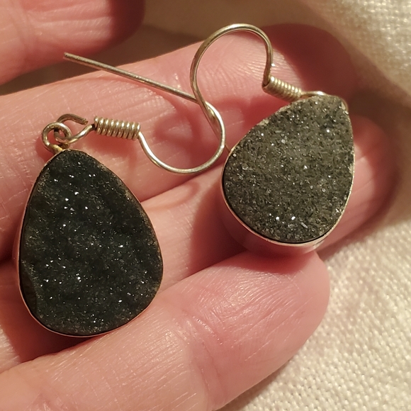 Modern Teardrop Silver and Black Druzy Quartz Earrings 925 - Picture 6 of 7